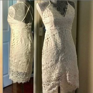 Use ones lace dress,